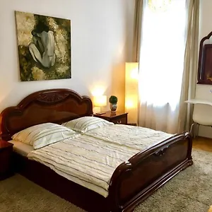 Apartment Center, Leipzig